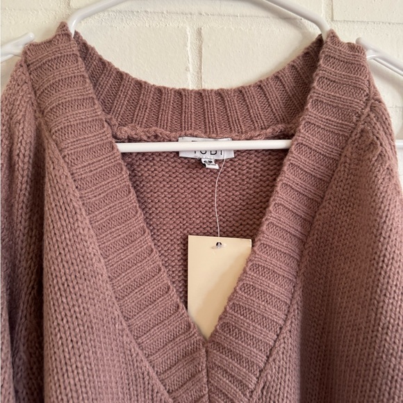 NWT TOBI Women's V-Neck Pink Sweater - Picture 3 of 6
